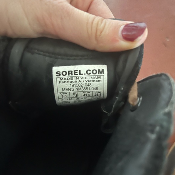 Black (charcoal) waterproof men’s Madison II Moc Toe Sorel boots in 8.5. - Picture 6 of 6